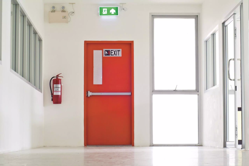 Противопожарные двери с системой «Антипаника»