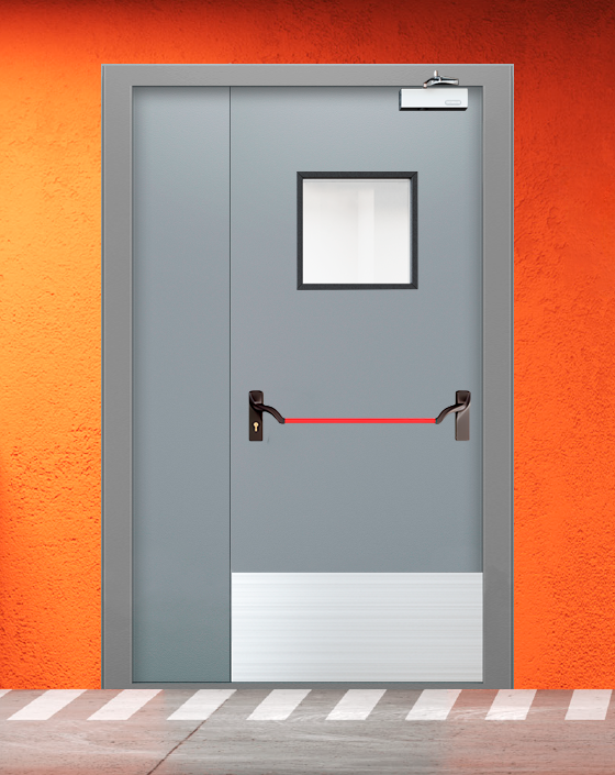 Противопожарная полуторная серая дверь EI 60 (2-го типа) с ручкой антипаника, квадратным окном, широким отбойником