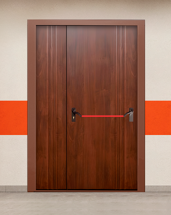 Противопожарная полуторная МДФ коричневая дверь без доводчика с ручкой антипаника