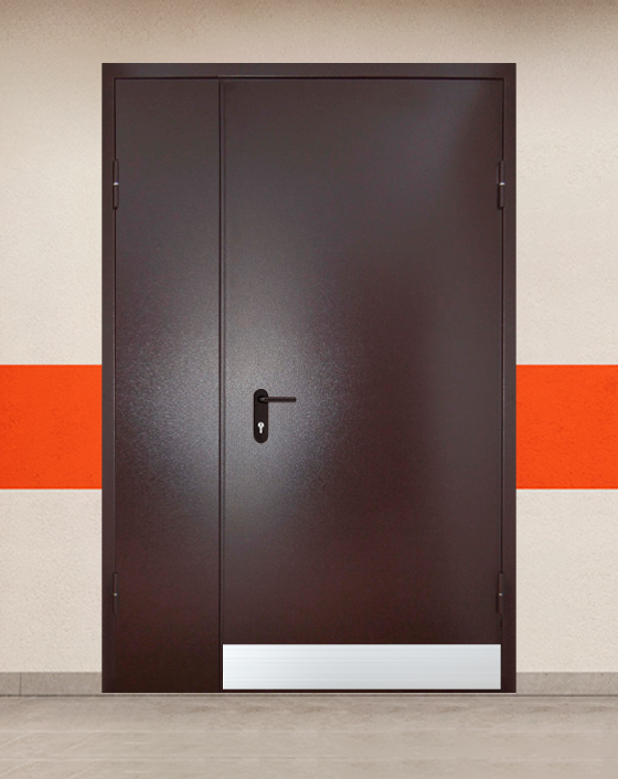 Противопожарная полуторная коричневая дверь порошковым напылением EIS 60 без доводчика с узким отбойником