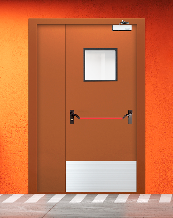 Противопожарная полуторная коричневая дверь EIS 60 с ручкой антипаника, квадратным окном, широким отбойником